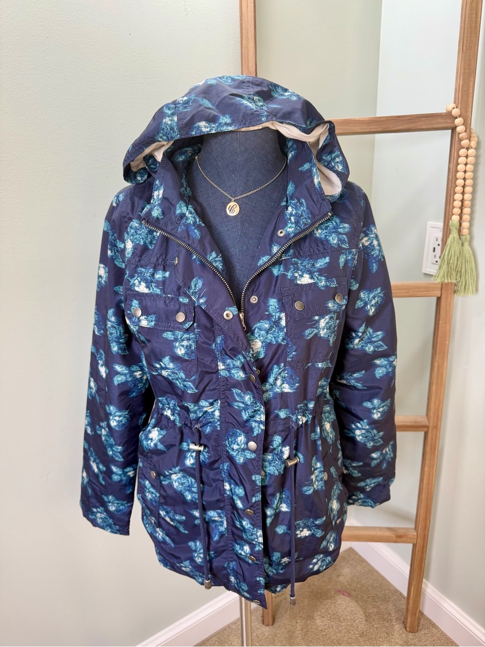Merona Navy Blue Floral Hooded Raincoat Size Medium